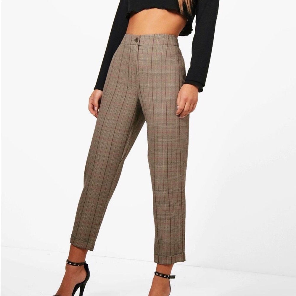 💼 Boohoo Petite Plaid Pants 💼
